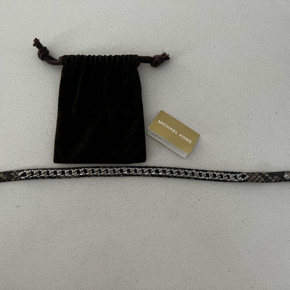 Rare authentic pre-owned Michael Kors snake print leather wrap bracelet. - Picture 3 of 3